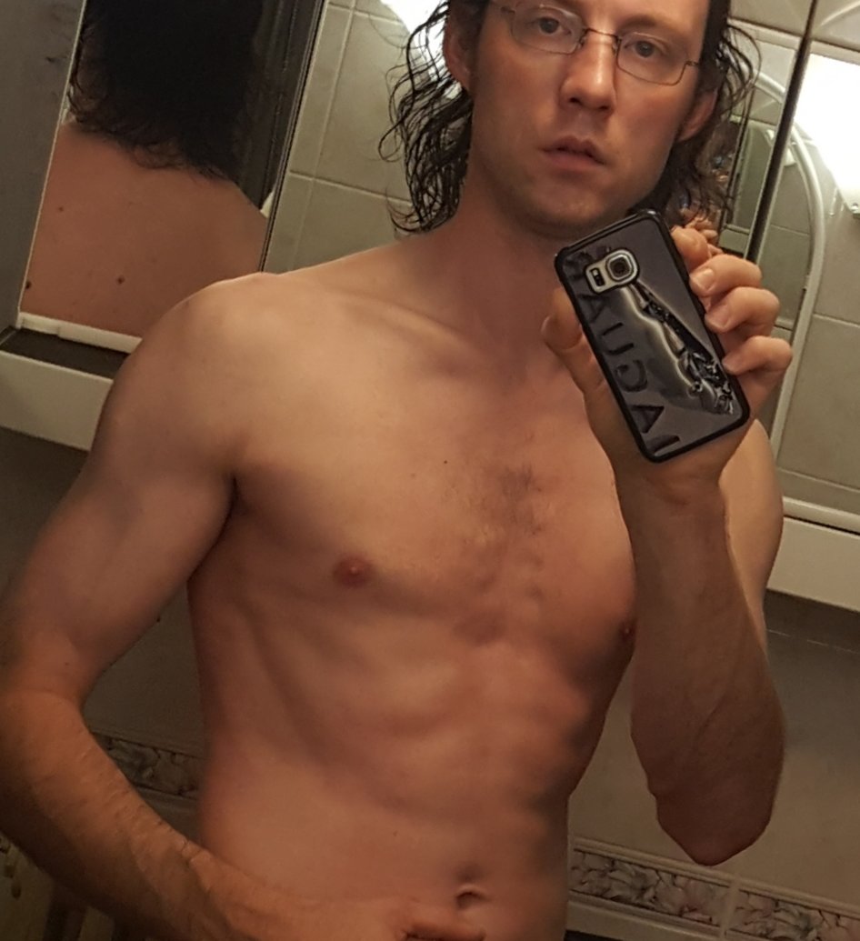 FrenchGuy54's Offline XXX Chat