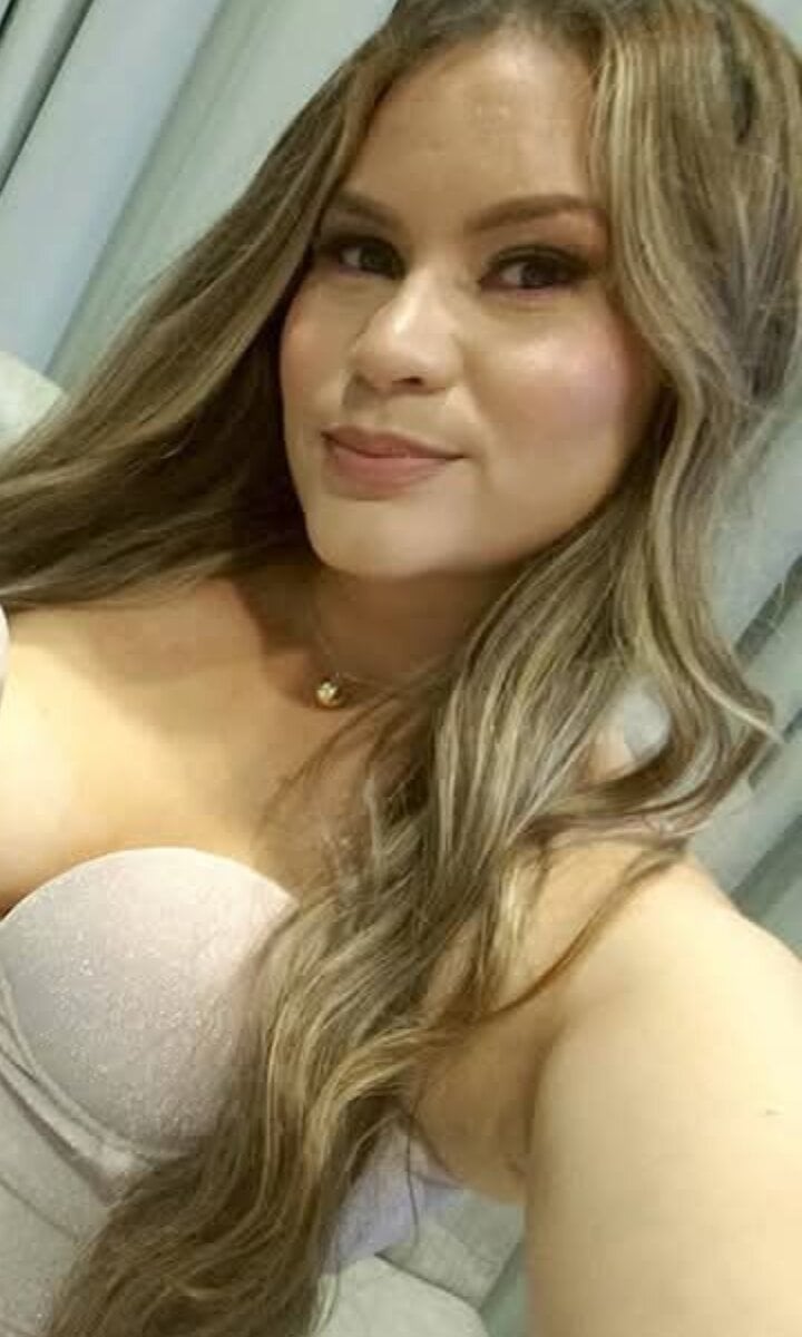 badgirlwebcam.com kosem41 livesex profile in 5-miles-from-you cams