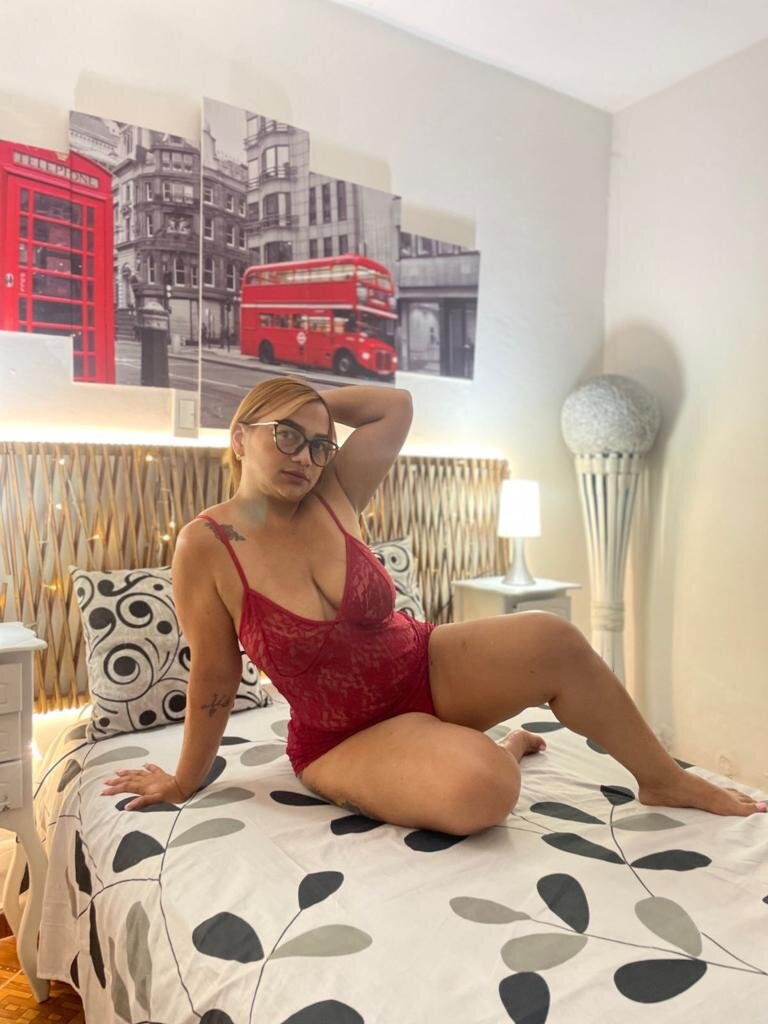 Ammie_Petite_Milf