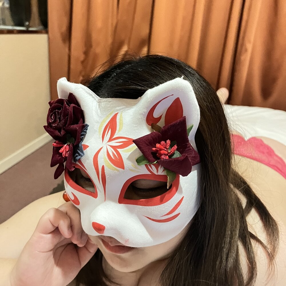 Live sex webcam photo for mini_69 #289953107