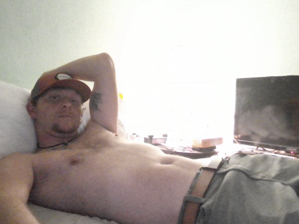 straightforward2324's Offline XXX Chat