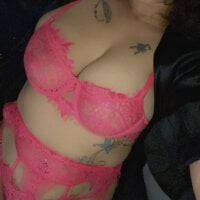 britishtemptingtianah's Offline Chat Room