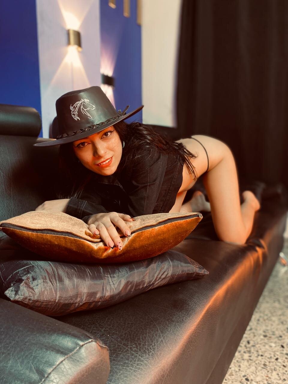Emma_Luxu