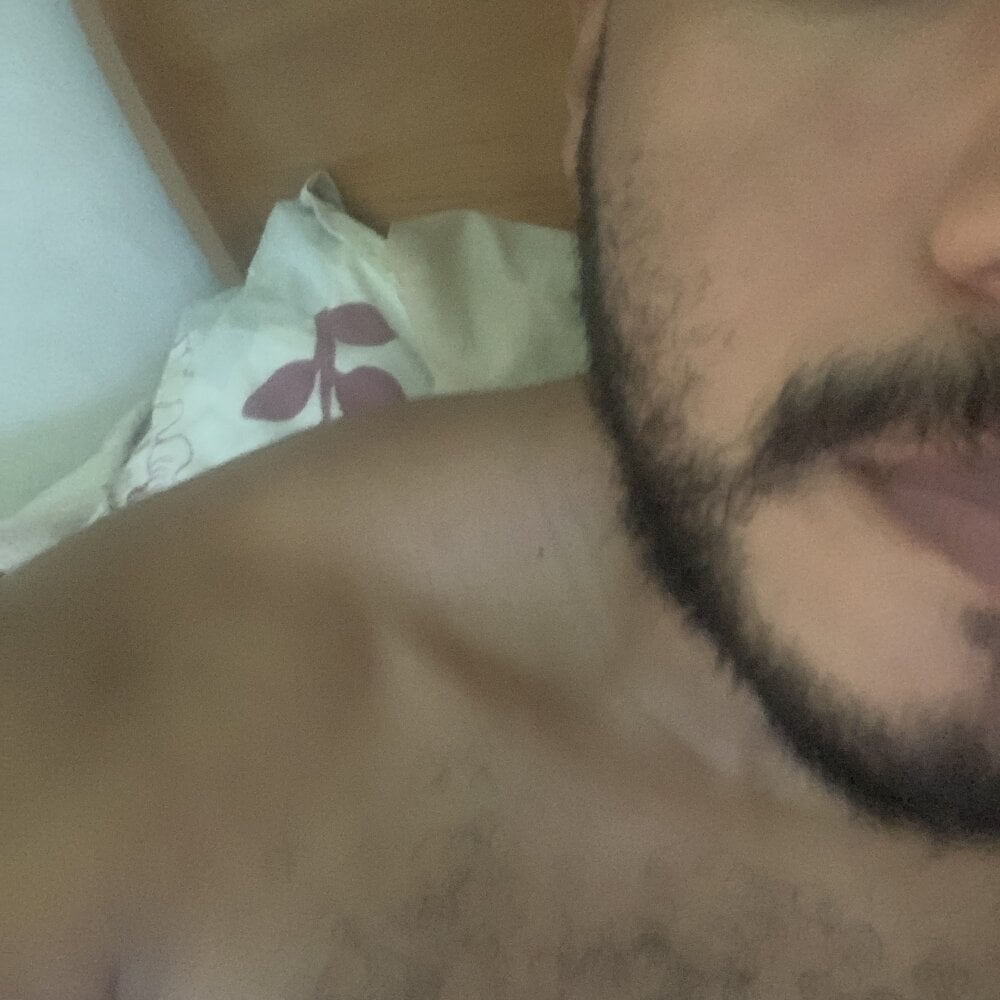 kioluy from stripchat