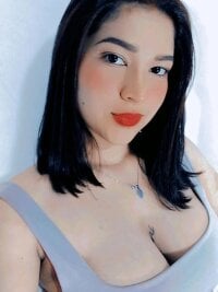 VanessaHot__'s Offline Chat Room