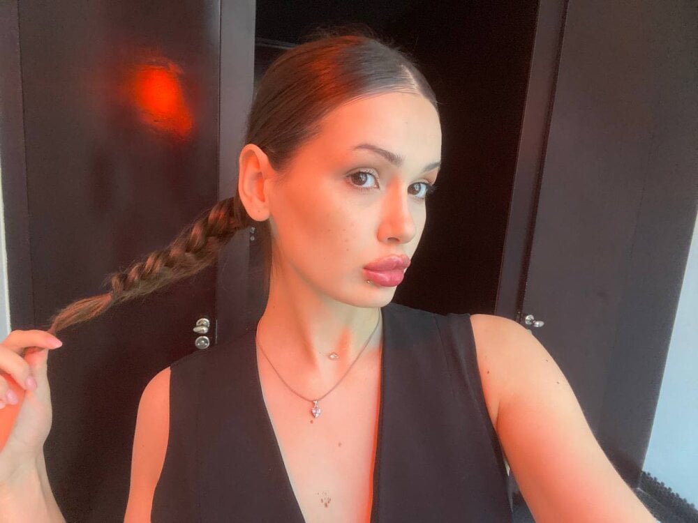 soshyemmyyy from stripchat