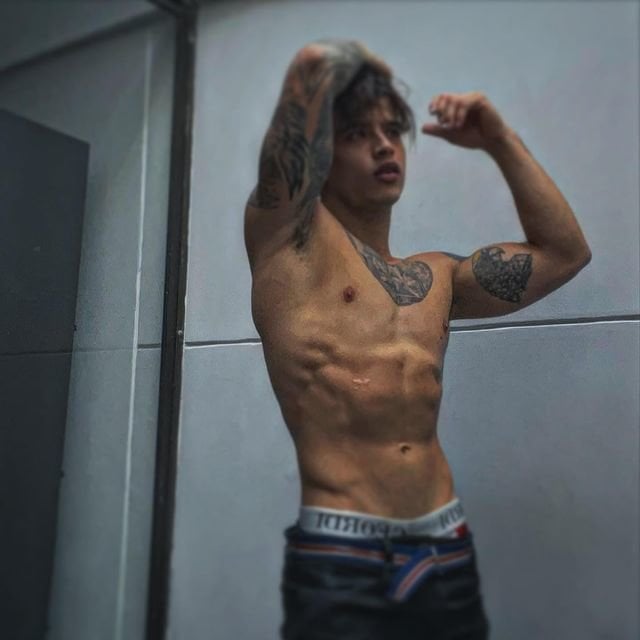 tylerthomson_ profile