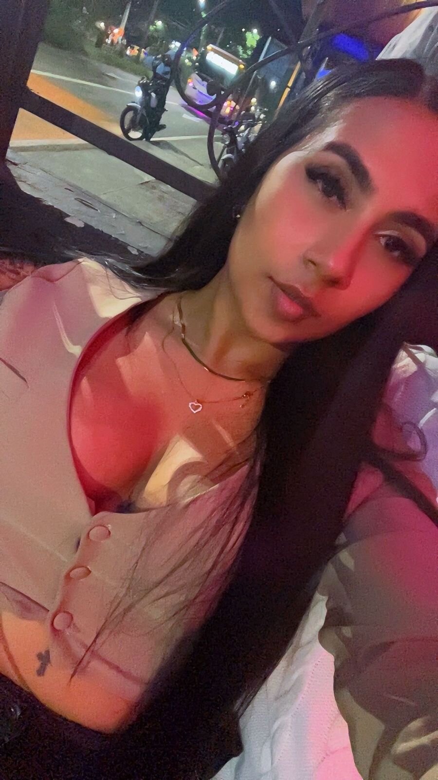 amelia_bellee