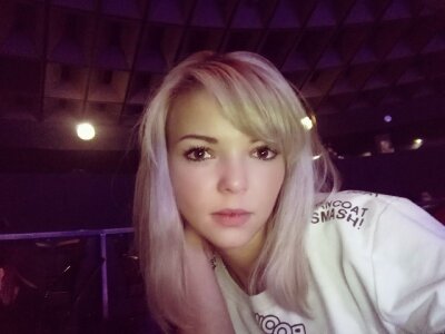 Molliblum private show