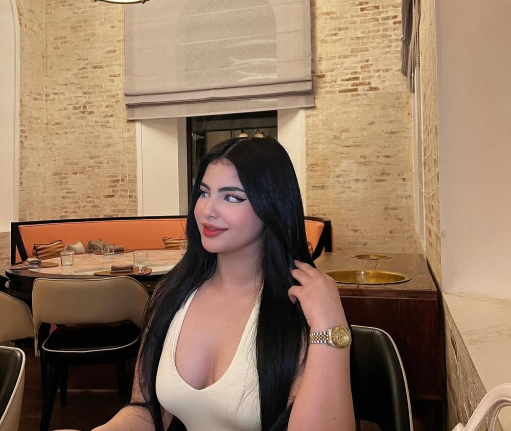 Sara-ArabeSex's Offline XXX Chat