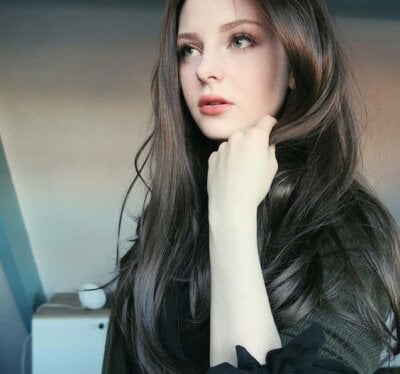 Sunflower-2k on StripChat