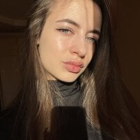 DonnaYoungt's Offline Chat Room