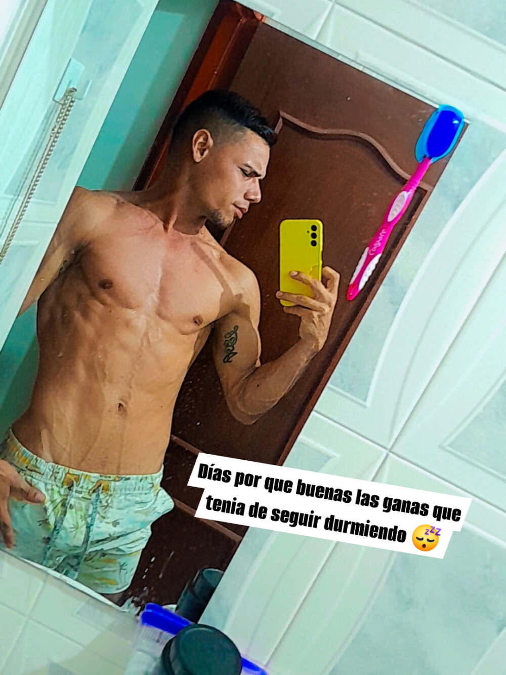 JRPEREZ1 live cam model at StripChat