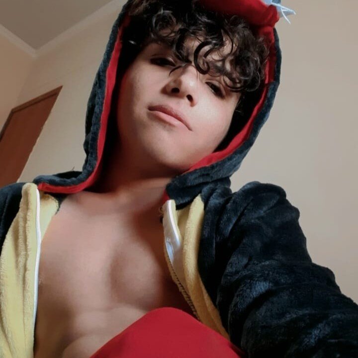 bboylatino0 from stripchat