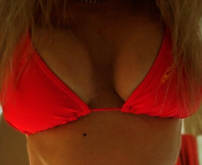 bee_honeyx from stripchat