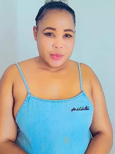 sexcityguide.com yellowmellow_xxx livesex profile in where-do-you-want-me-to-be-3 cams