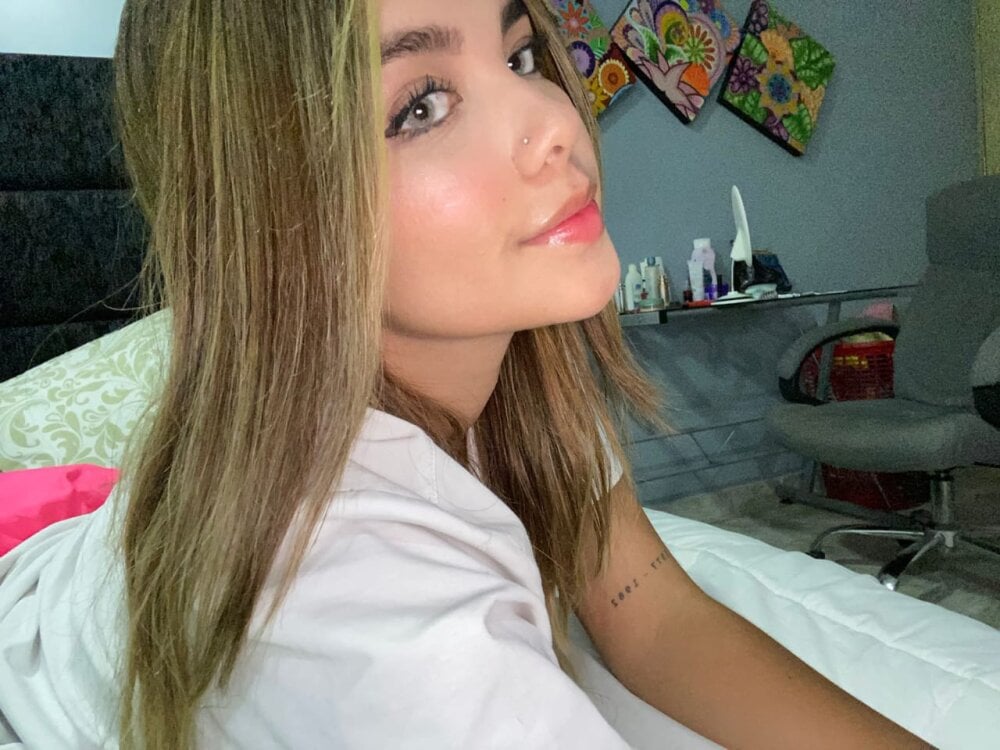 Missrainbow__'s Offline XXX Chat