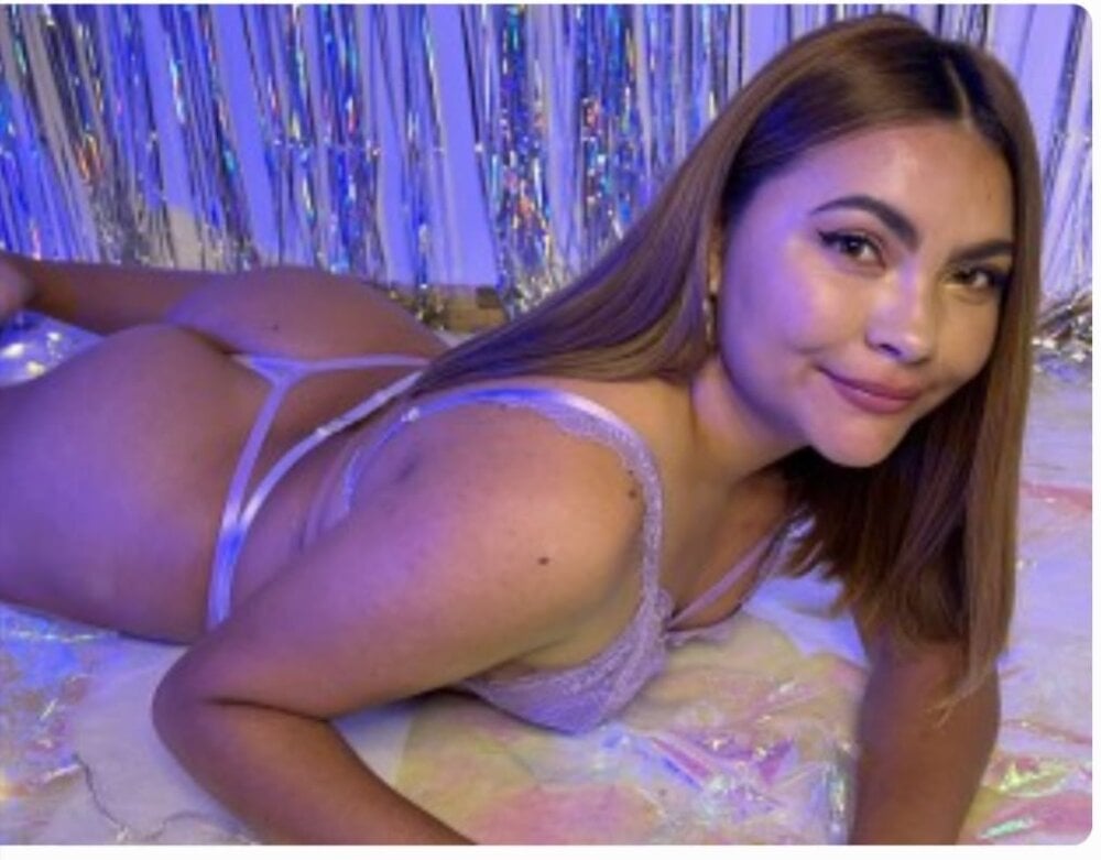 Antonella__william69's chat room