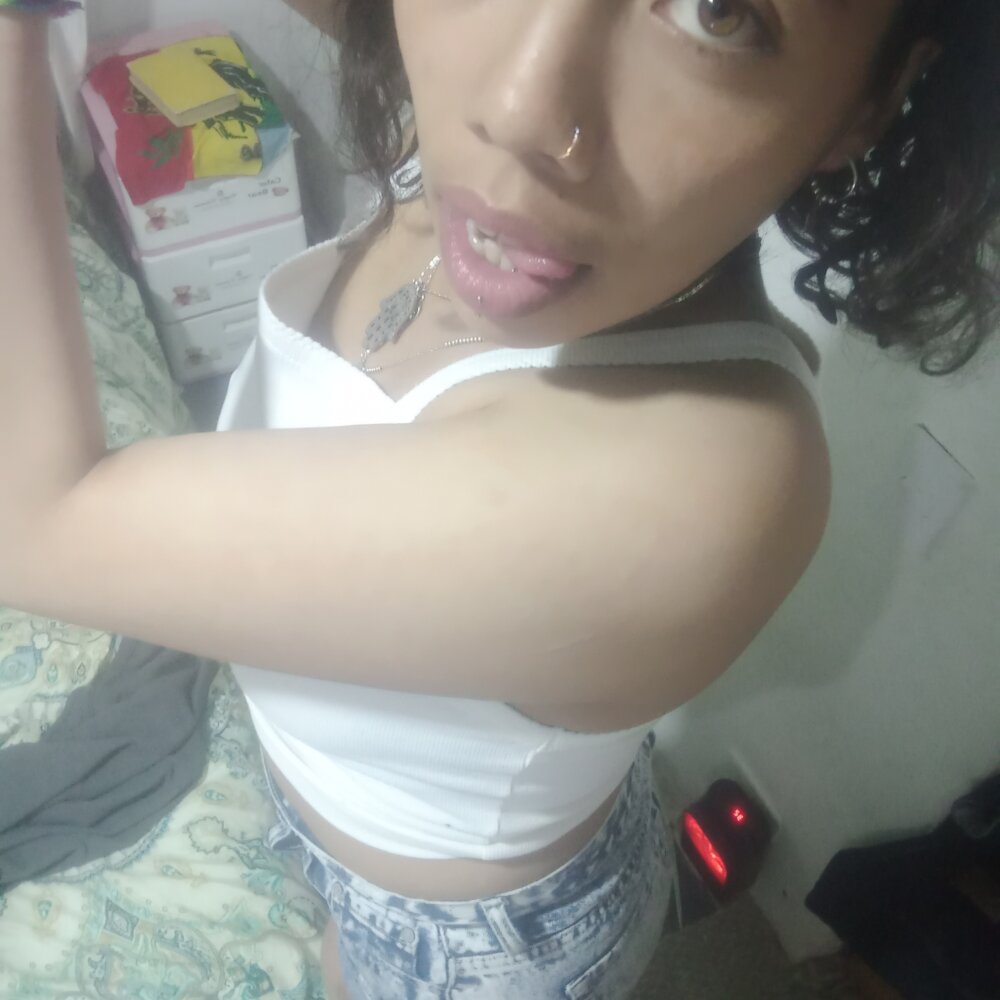 Live sex webcam photo for AmaraRoberts420 #289912315