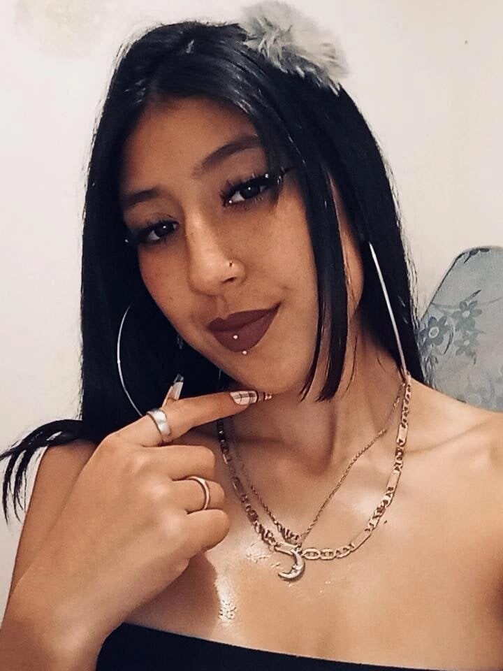ari_lynn_b from stripchat