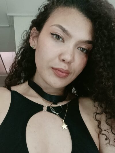 EstrellaLunar Female Bigtitsanal Online Cam Strip