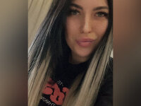 Japrania_Hot's Offline Chat Room