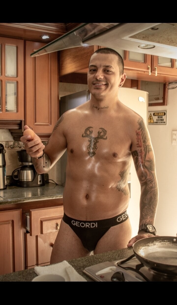 Chatroom XXX hors ligne de Dominic_wolff