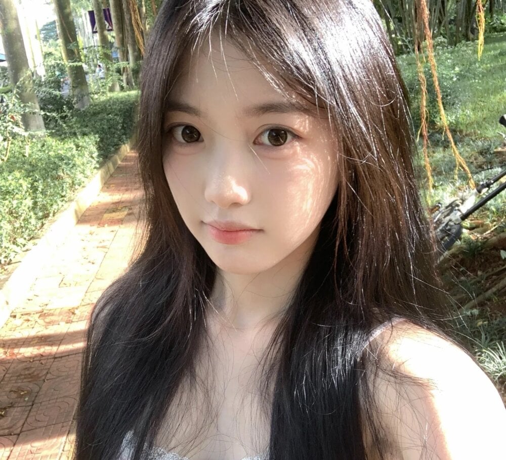 sexlivecamsites.com host-zz livesex profile in english cams