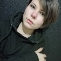 Brandi_Hot's Offline Chat Room