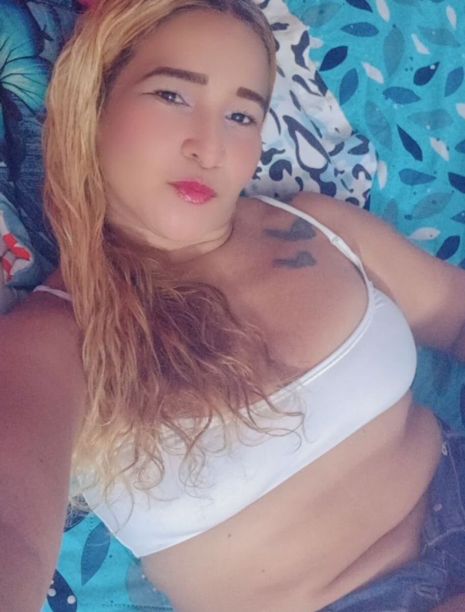 stripchat _lady_squirtt webcam profile pic via sexlivecamsites.com