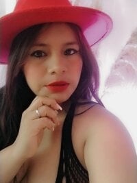 Tifanny_Clark's Offline Chat Room