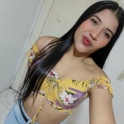 X-Emily-X Female Latindeepthroat Live Webcam Naked