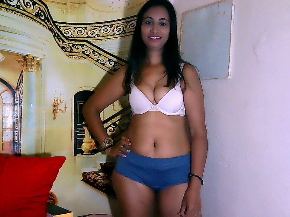 IndianAngelEyes69 live cam model at StripChat