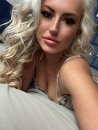 TiffanyEscadaBabestation's Offline Chat Room