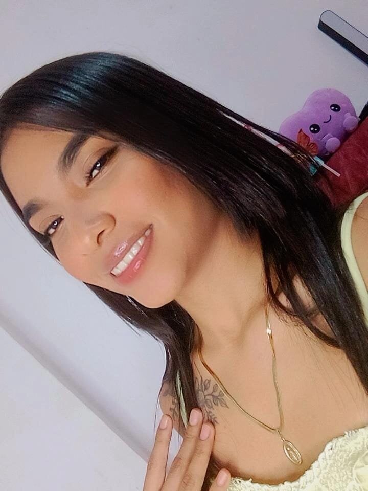 stripchat tashanaughty4u webcam profile pic via iluvcams.com