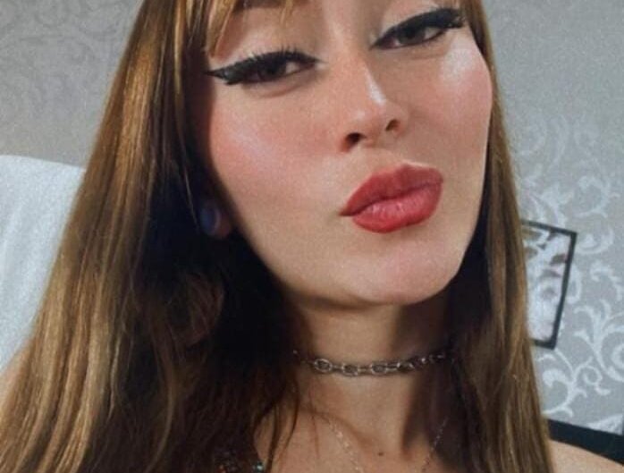 Live sex webcam photo for Valentina_Horny18 #289725807