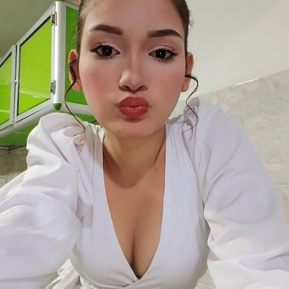 karlamuak from stripchat
