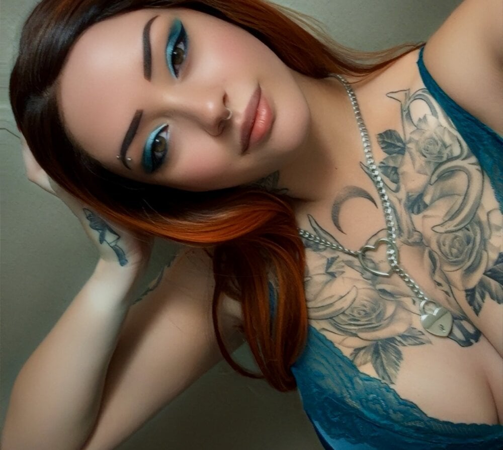 Darkest_Dahlia profile