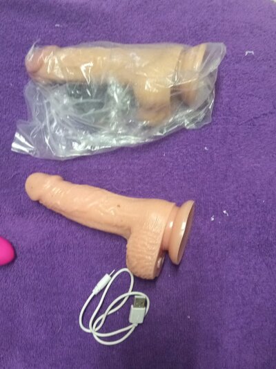 hotshotbad from stripchat