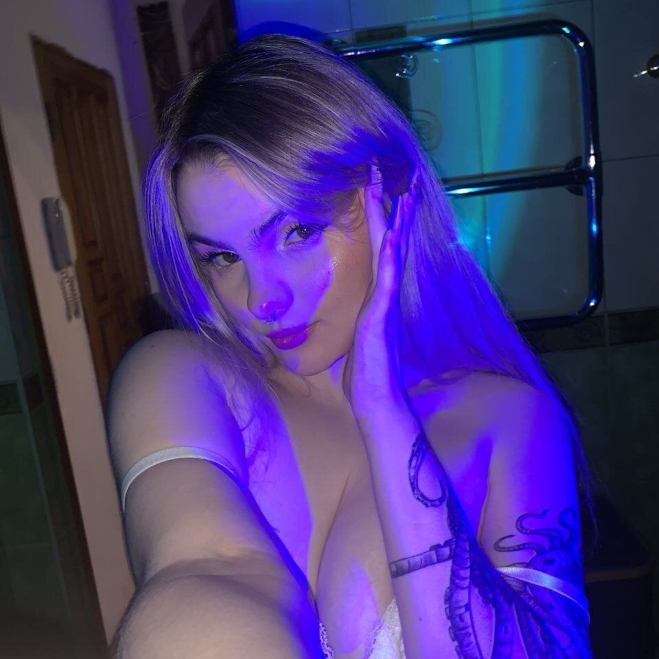 sexlivecamsites.com wicked_cookie livesex profile in in-the-enchanted-garden cams