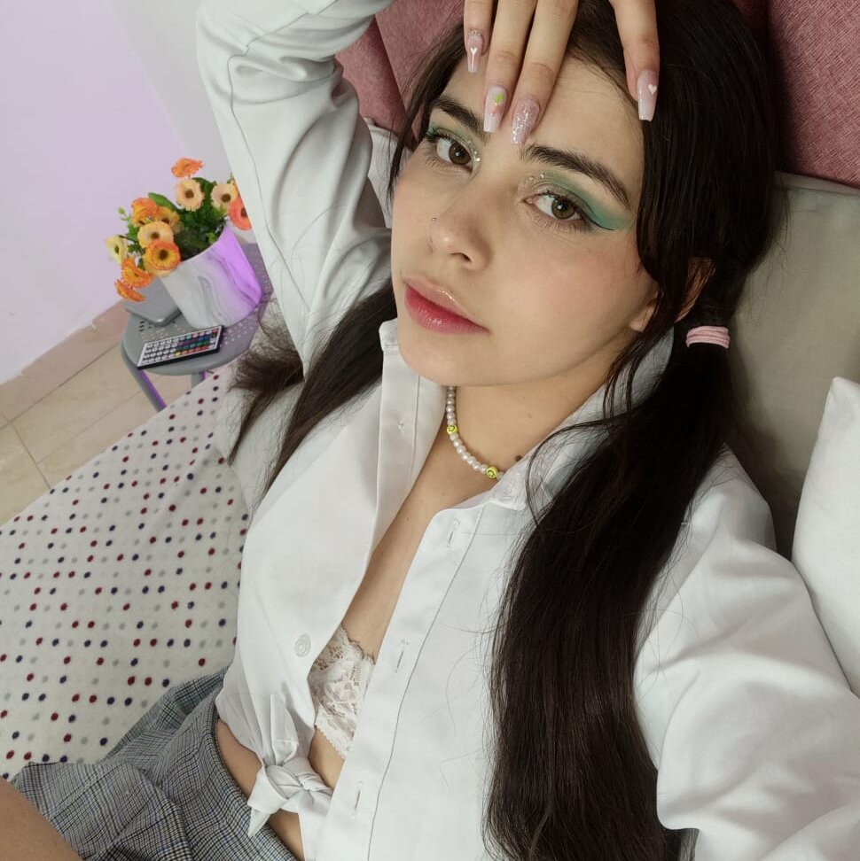 Live sex webcam photo for RossieConnor #289920219
