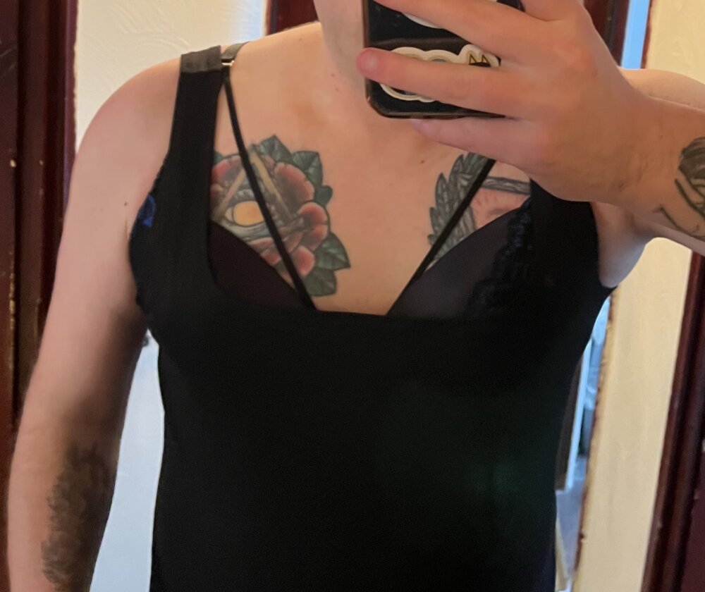 makemeobey1990's Offline XXX Chat