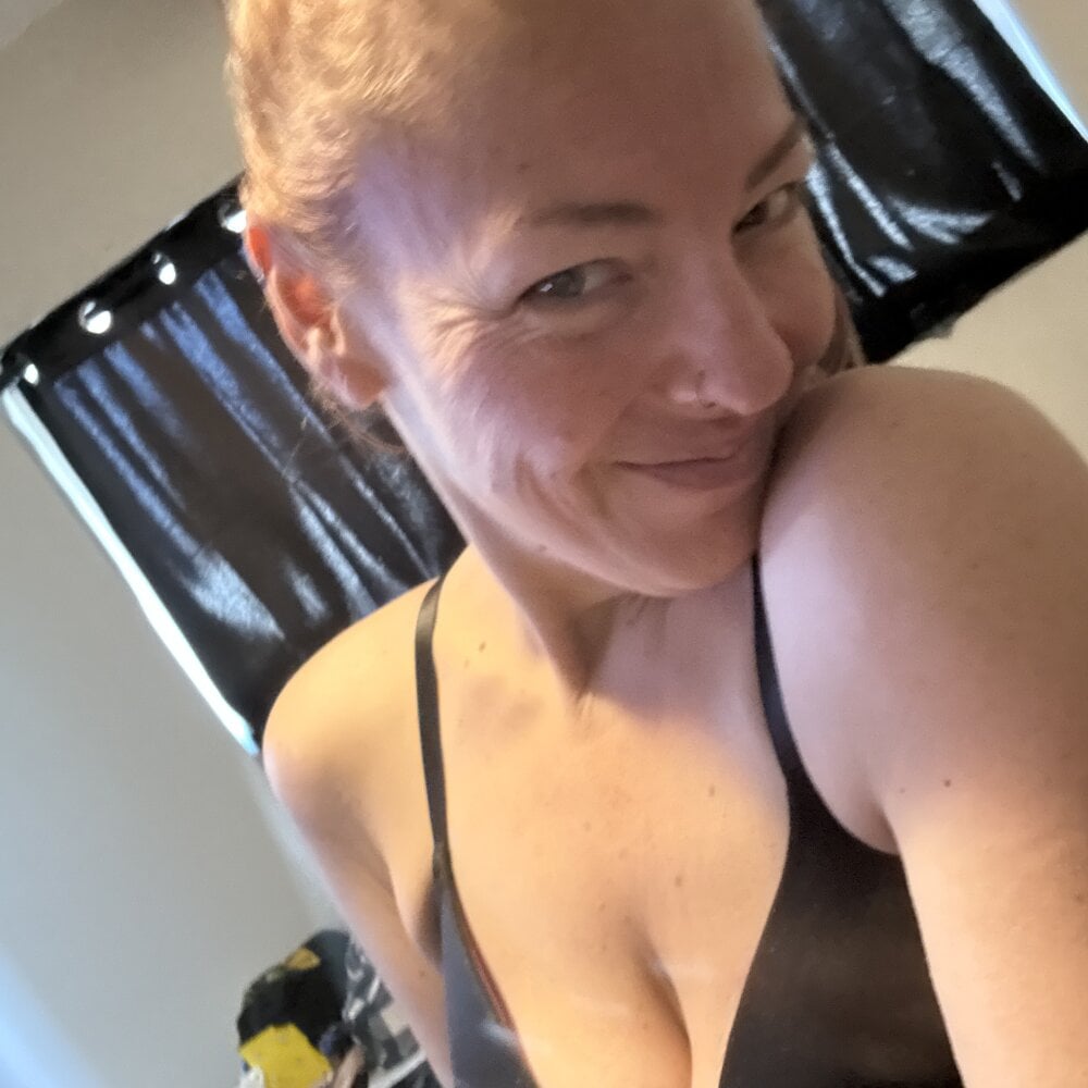 Wefuck22's Offline XXX Chat