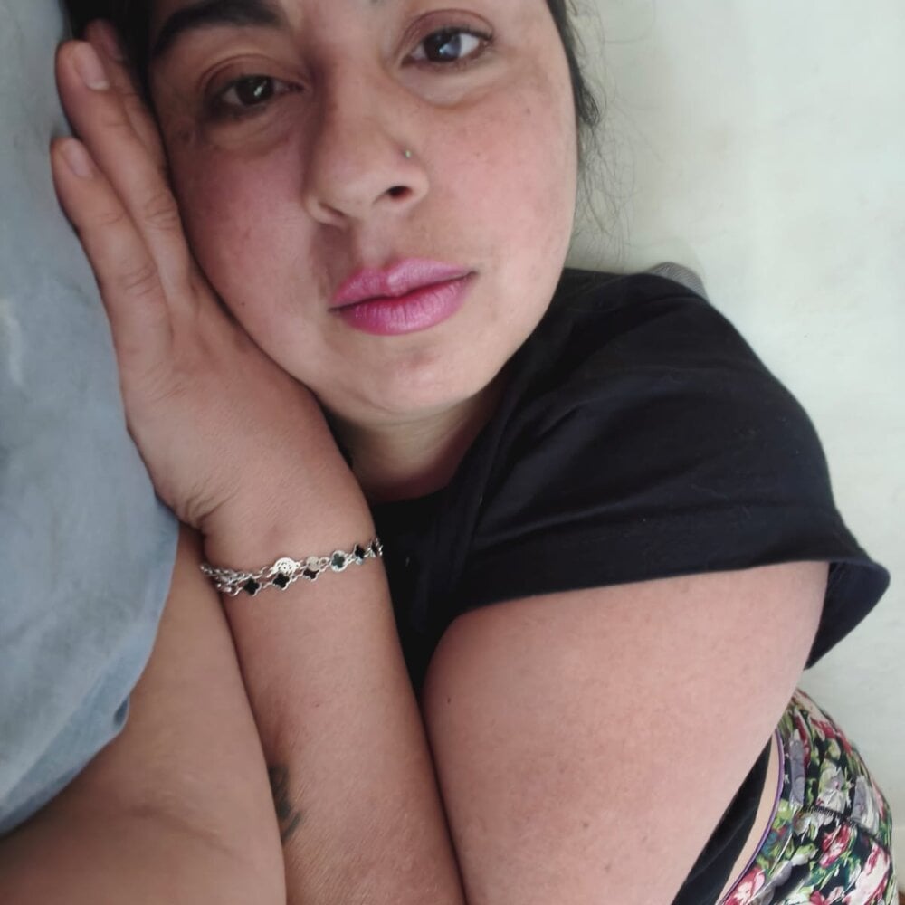 mega-camsex.net lottecasanova livesex profile in la cams