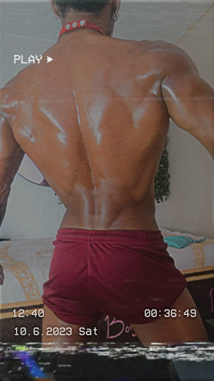 mel_strongblack