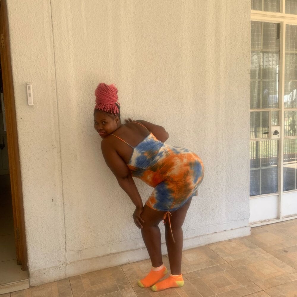 Roundkinkyass