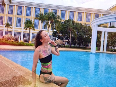Holly_Coleman