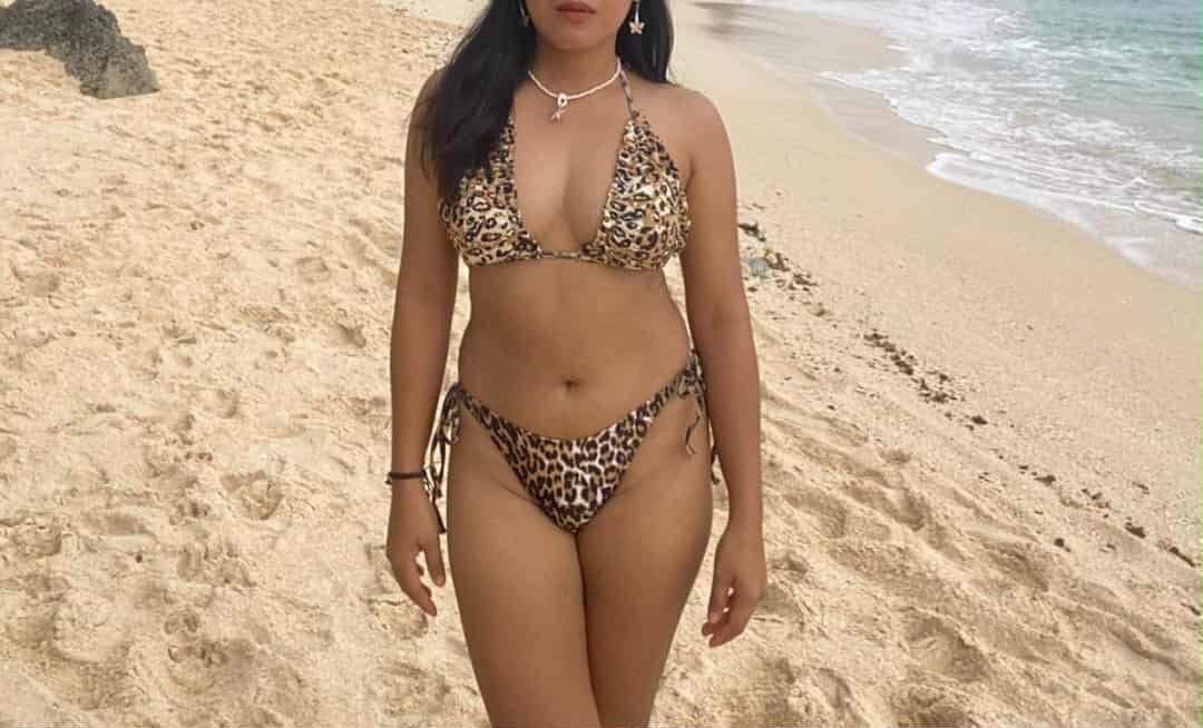 AsianHornyPussy69 live webcam