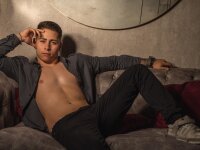 luccamorelli's Offline Chat Room