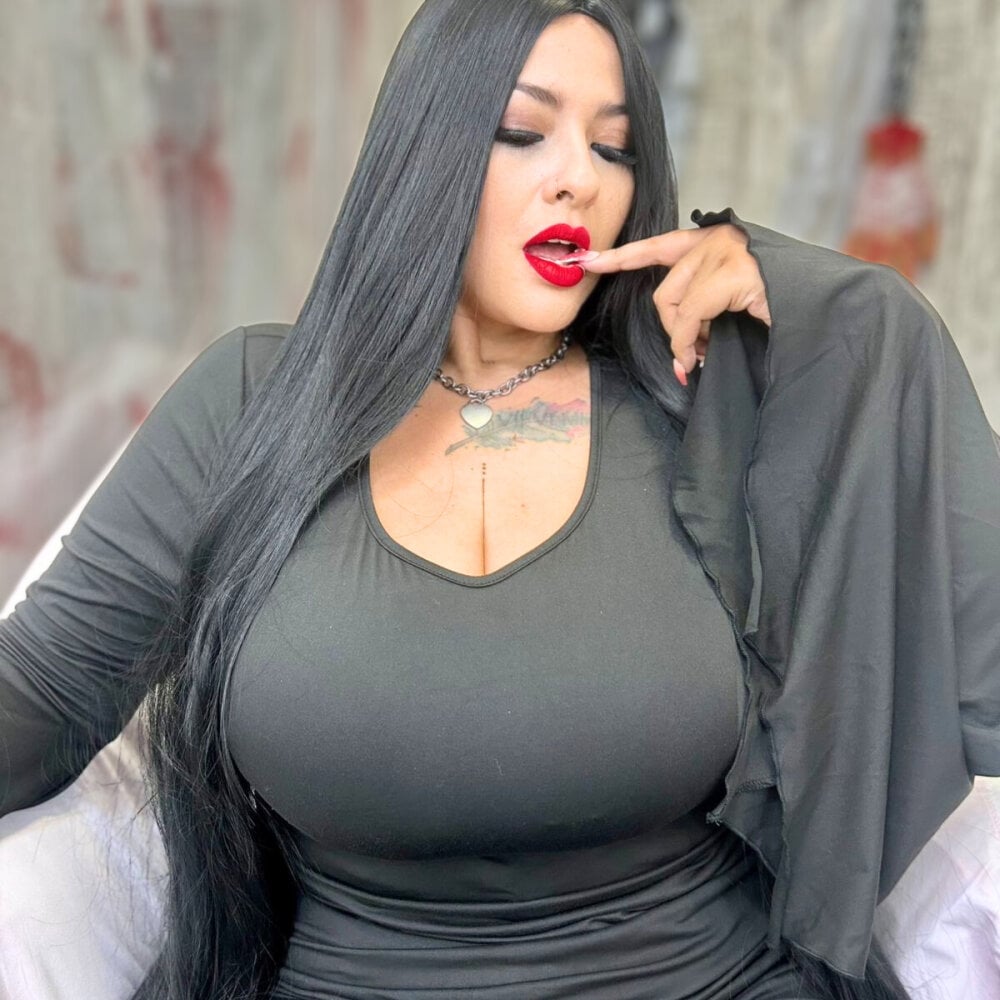 karllawalker from stripchat